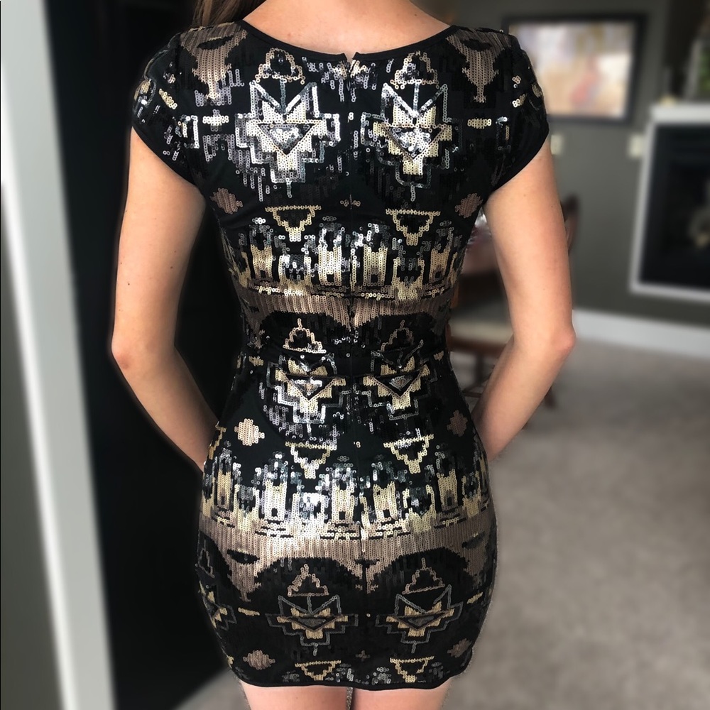 Tribal print sequin cocktail dress - Picture 3 of 3
